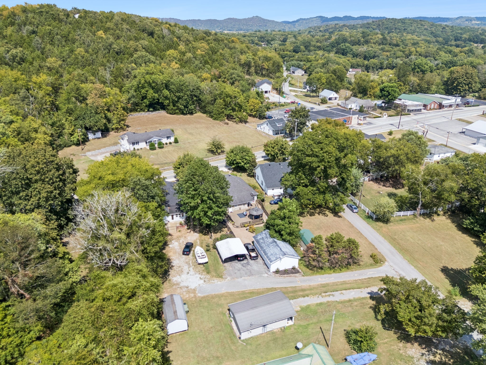 56 Main St, E Gordonsville TN 38563