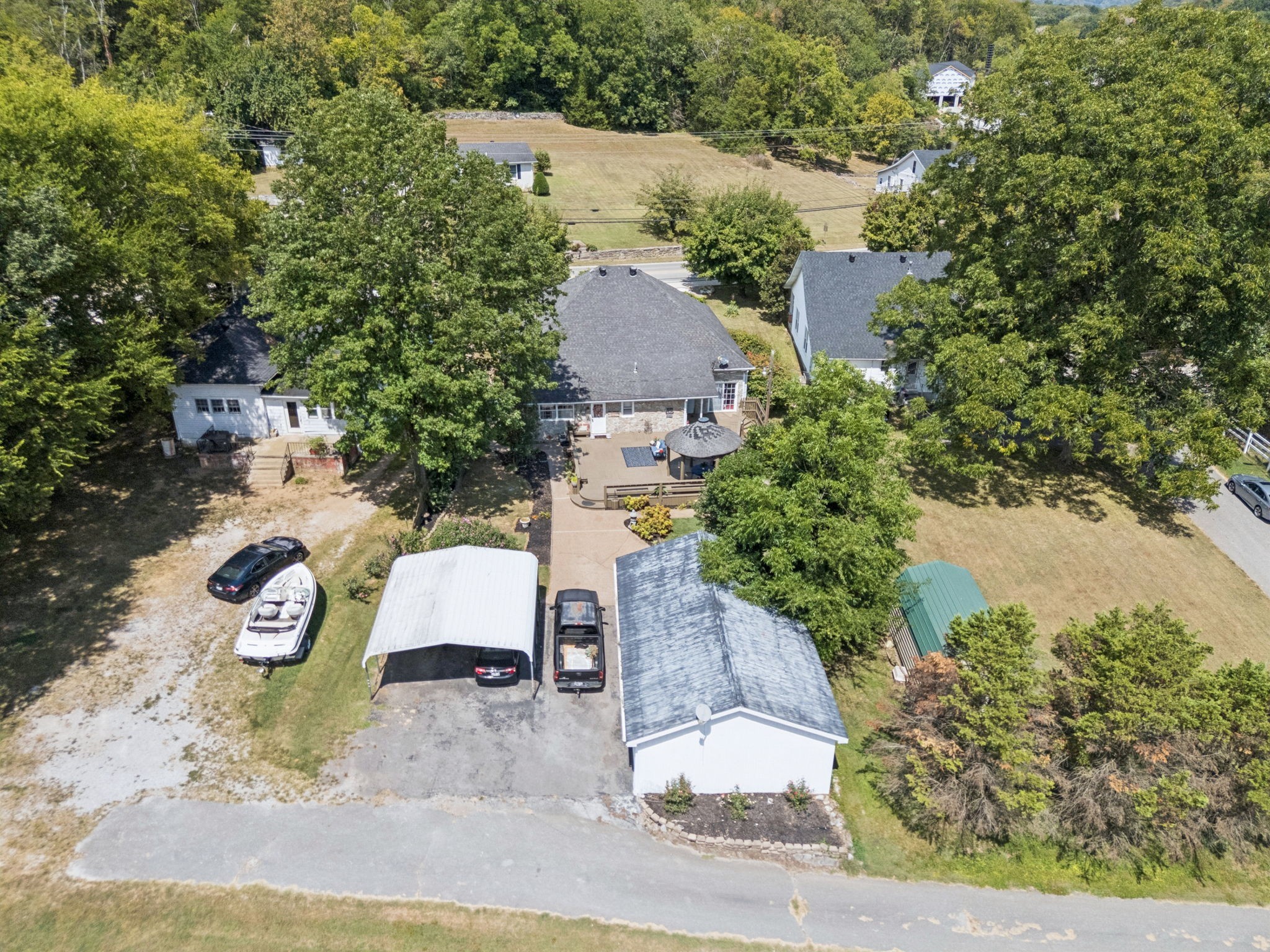 56 Main St, E Gordonsville TN 38563