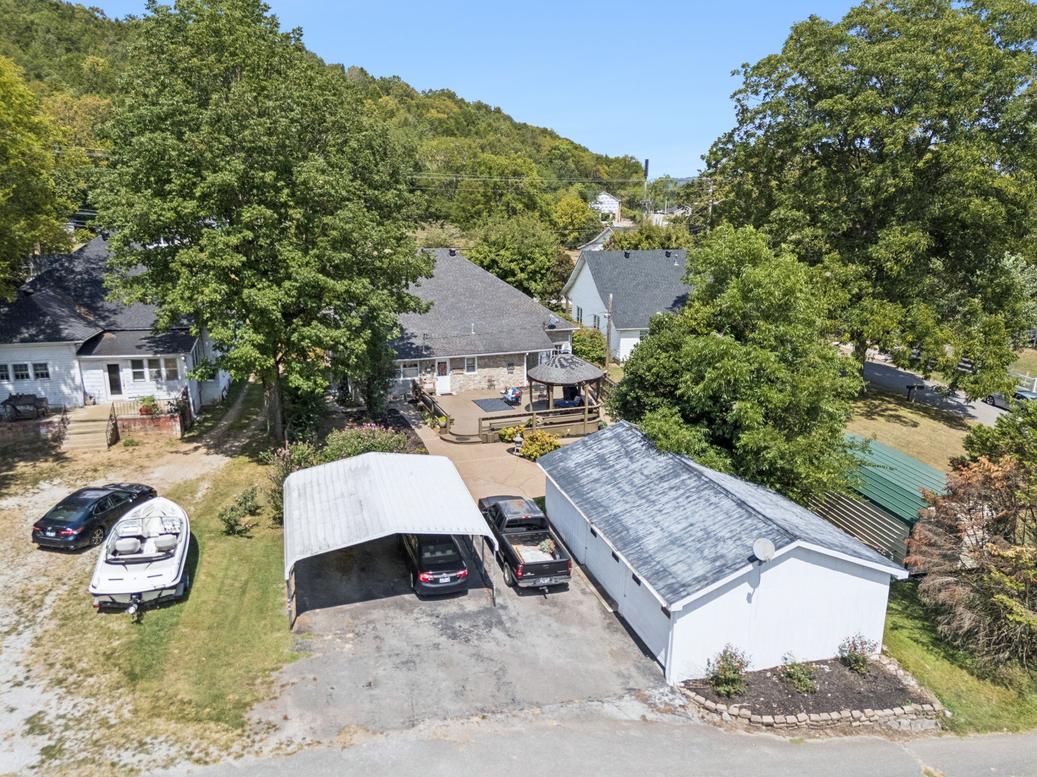 56 Main St, E Gordonsville TN 38563