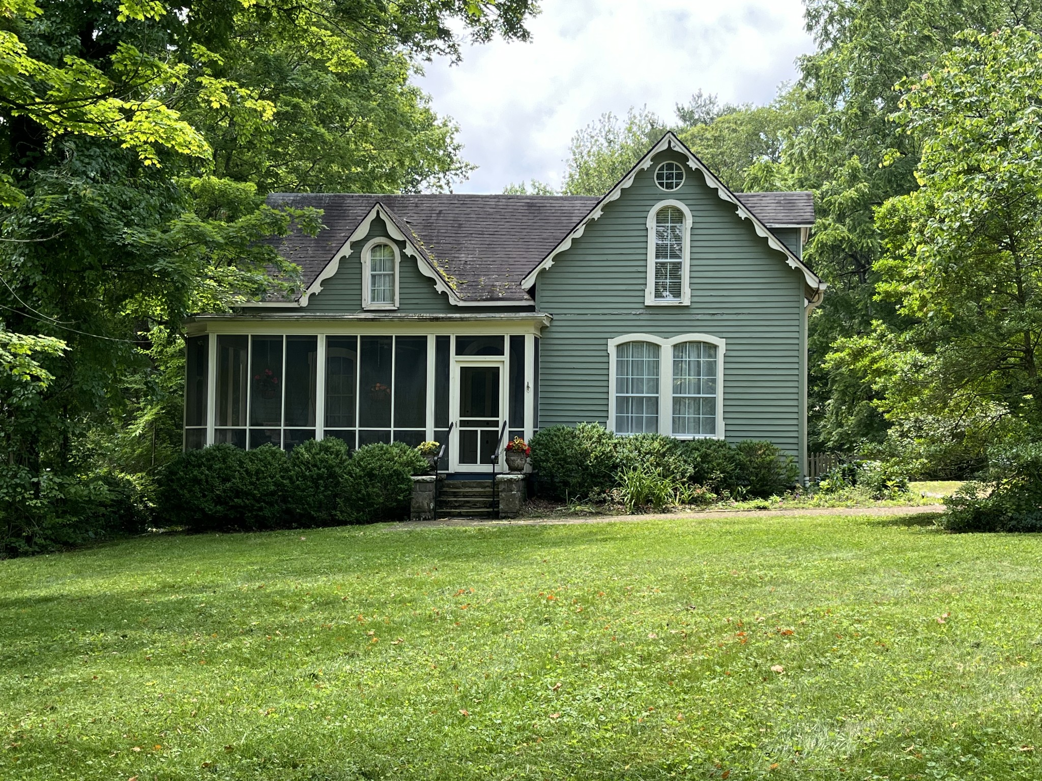 327 University Ave, E Sewanee TN 37375