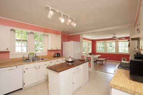 327 University Ave, E Sewanee TN 37375