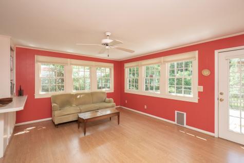 327 University Ave, E Sewanee TN 37375