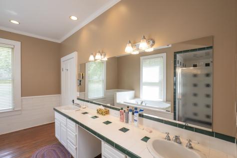 327 University Ave, E Sewanee TN 37375