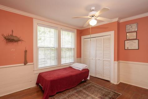 327 University Ave, E Sewanee TN 37375