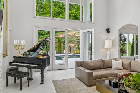 1077 Stockett Drive Nashville TN 37221