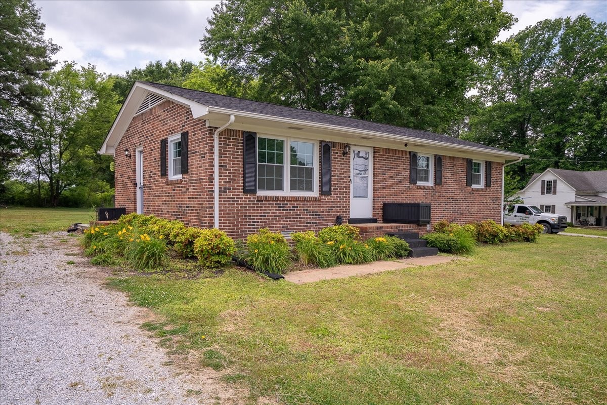 3417 Gimlet Road Lawrenceburg TN 38464