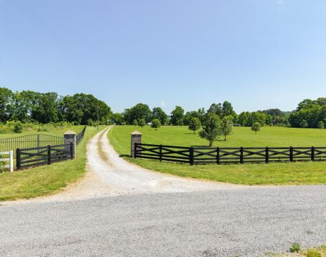 1050 Sunrise Circle Ashland City TN 37015