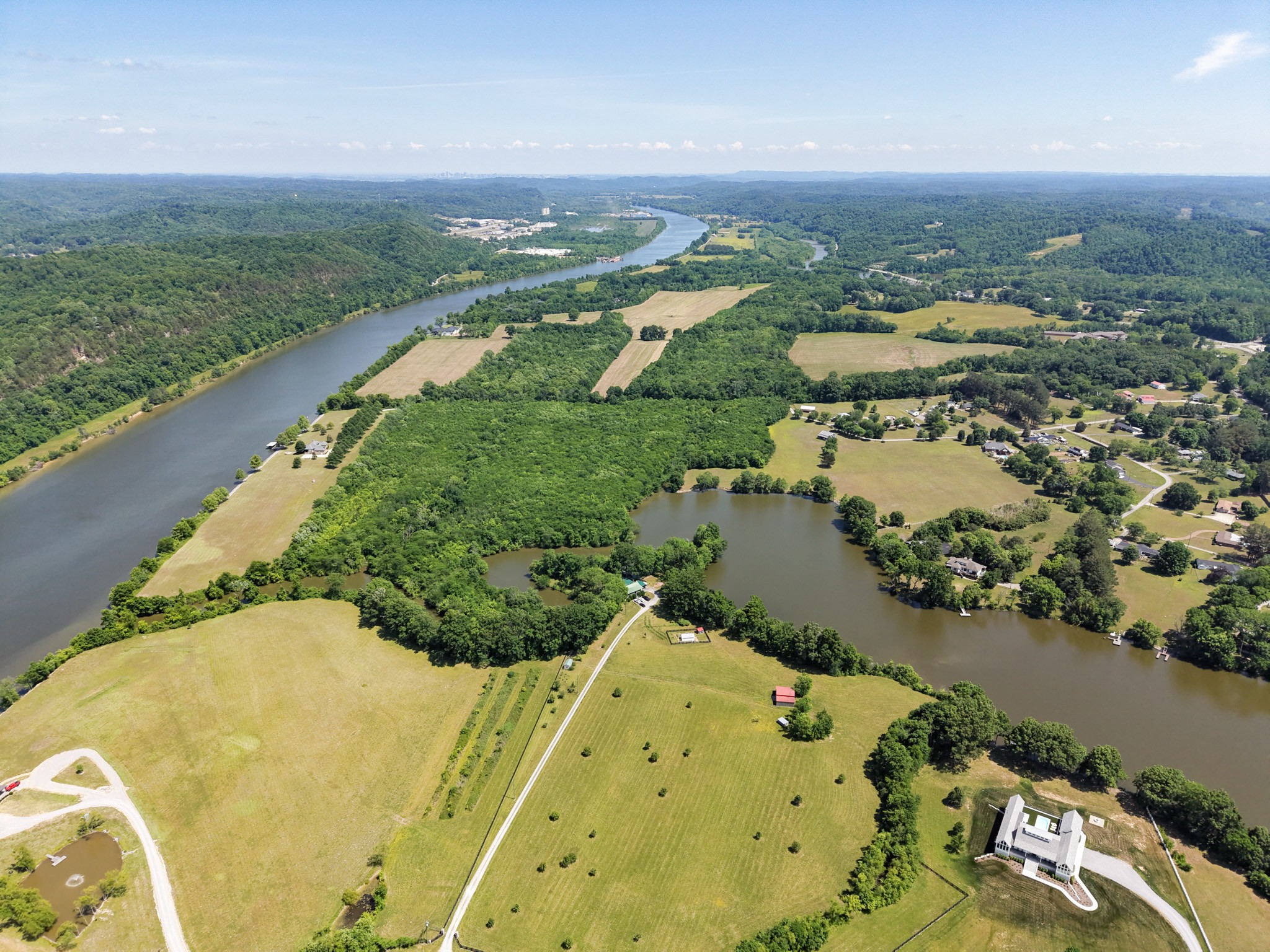 1050 Sunrise Circle Ashland City TN 37015