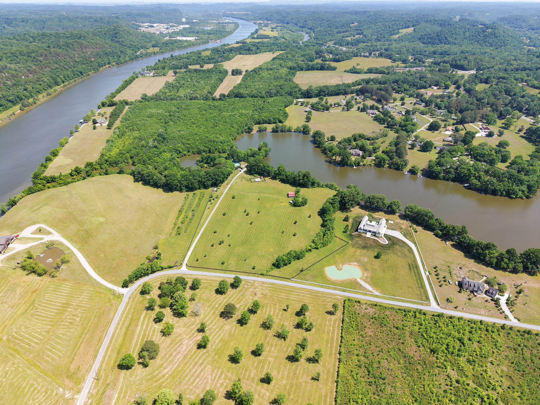 1050 Sunrise Circle Ashland City TN 37015
