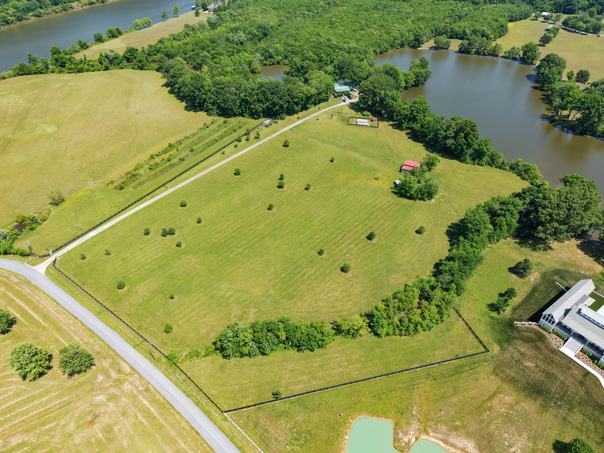 1050 Sunrise Circle Ashland City TN 37015