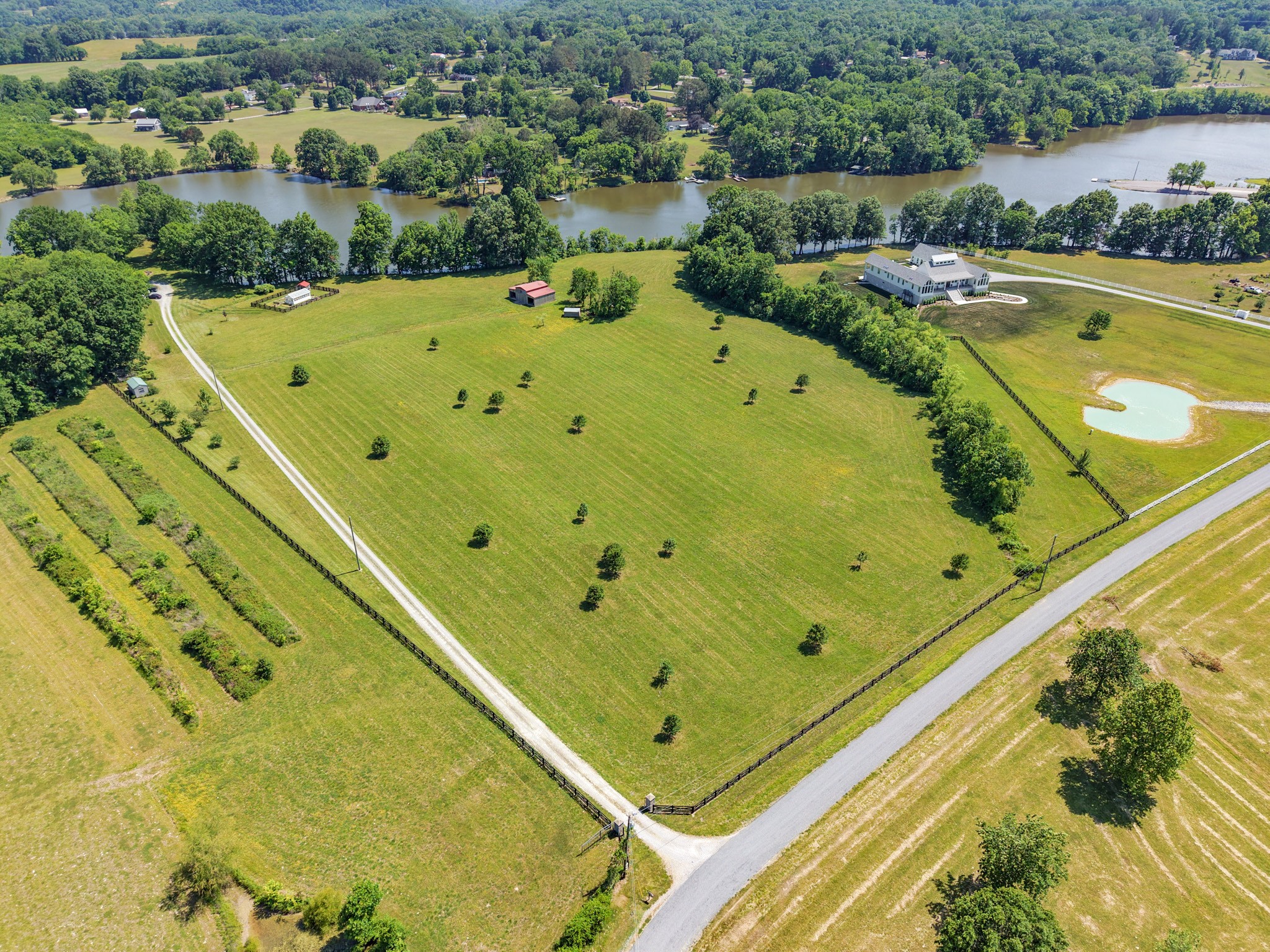 1050 Sunrise Circle Ashland City TN 37015