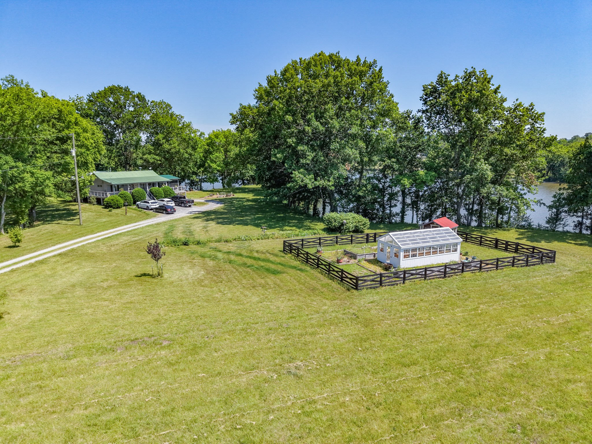 1050 Sunrise Circle Ashland City TN 37015