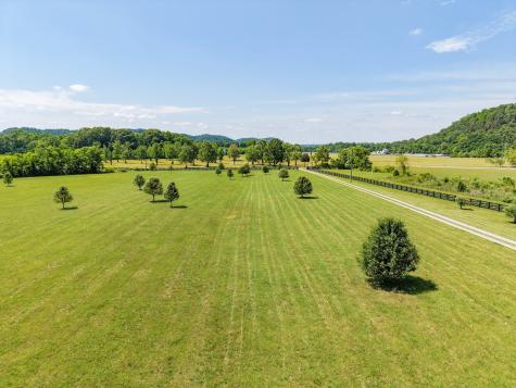 1050 Sunrise Circle Ashland City TN 37015