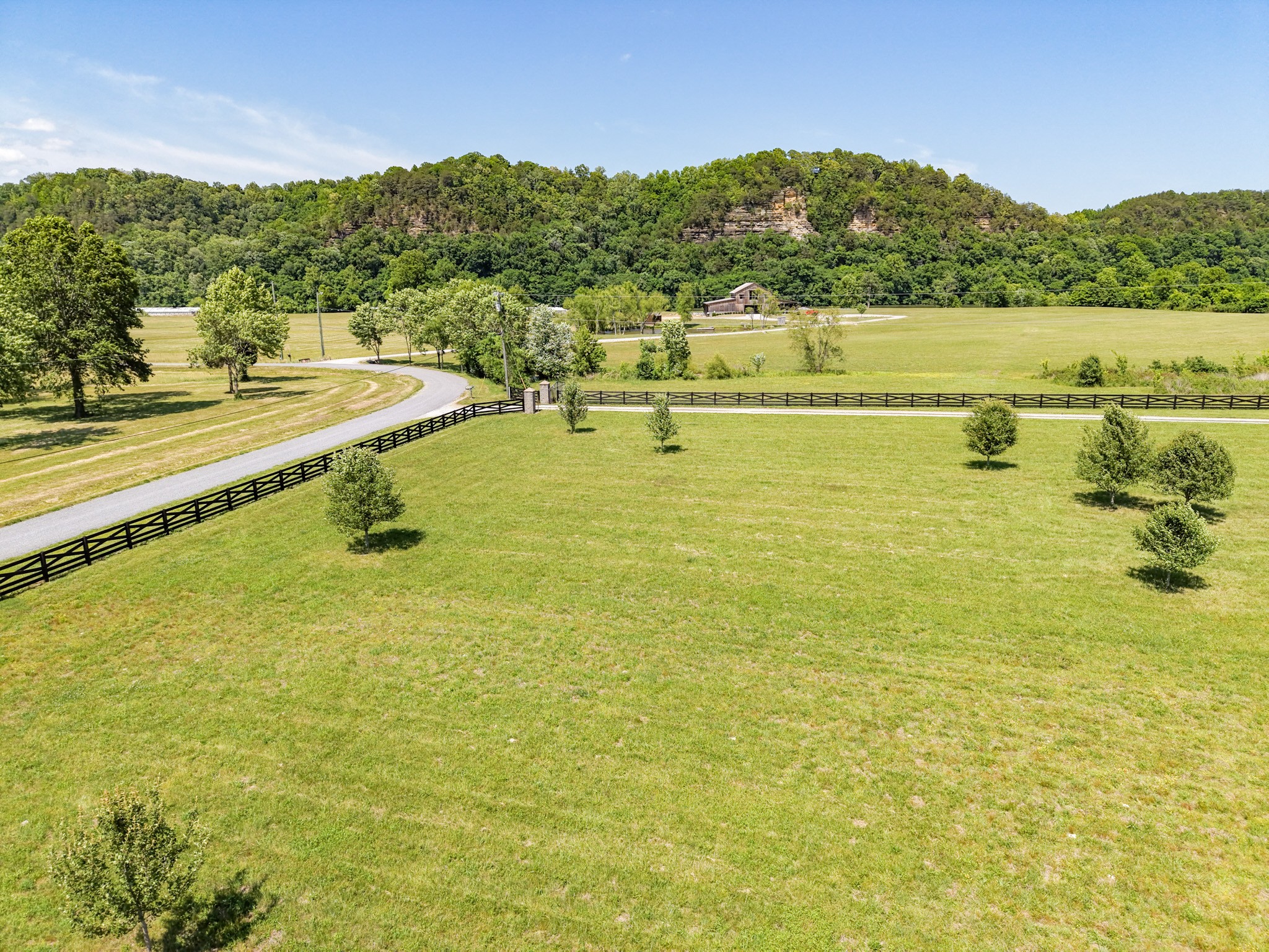1050 Sunrise Circle Ashland City TN 37015
