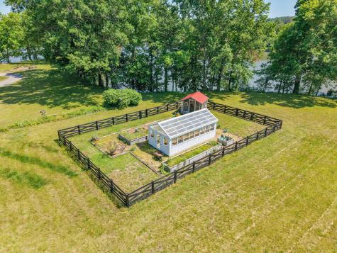 1050 Sunrise Circle Ashland City TN 37015