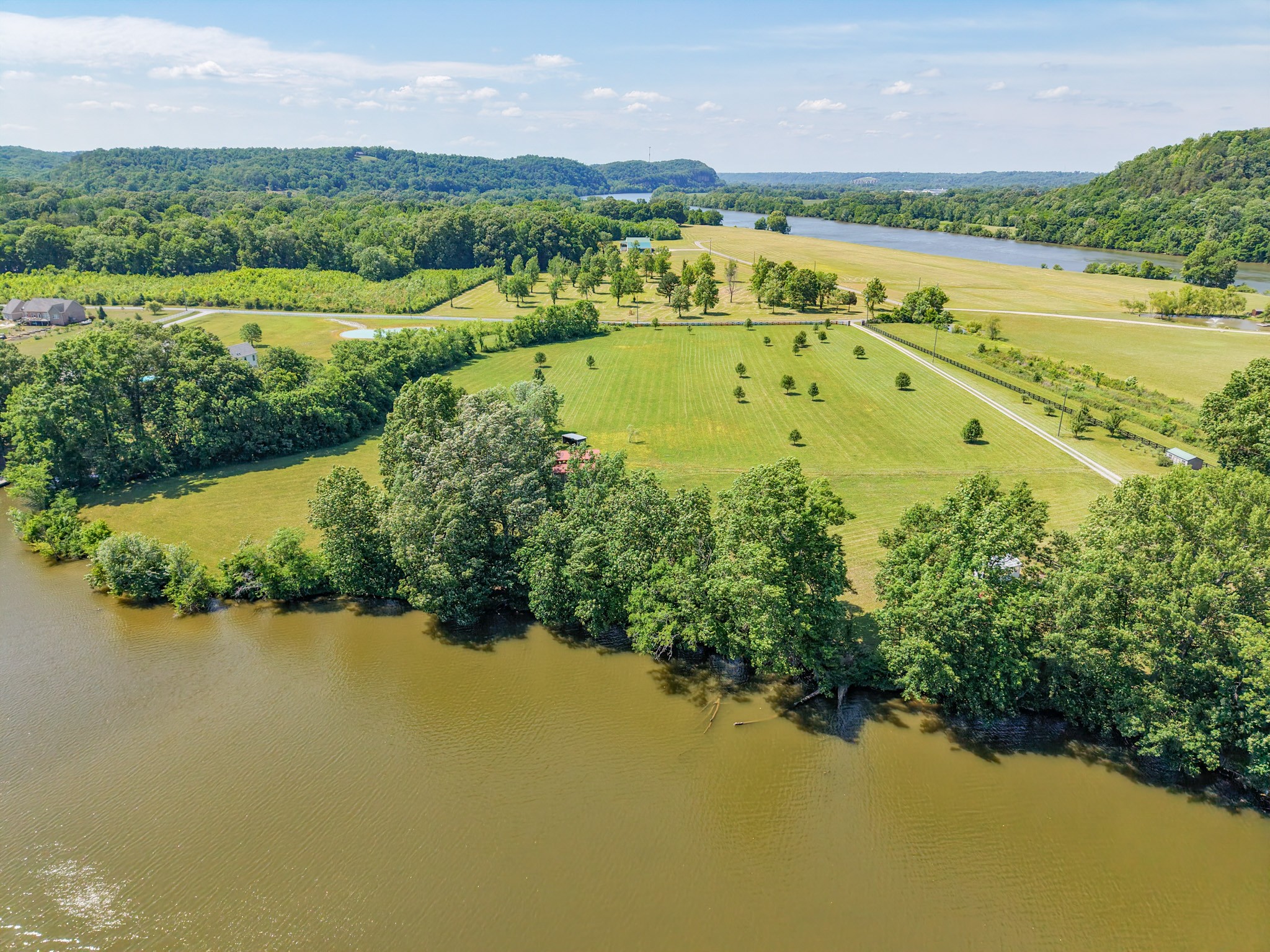 1050 Sunrise Circle Ashland City TN 37015