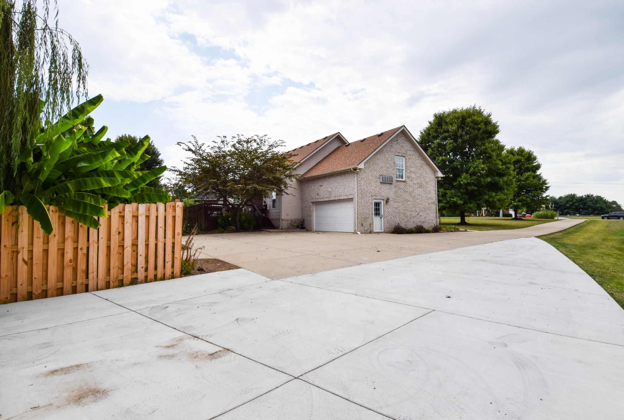 1003 Roland Court Cottontown TN 37048