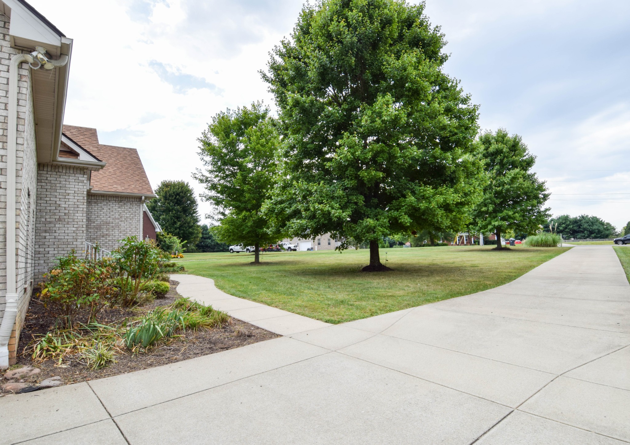 1003 Roland Court Cottontown TN 37048