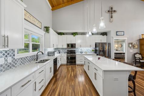 6322 Jim Cummings Highway Bradyville TN 37026