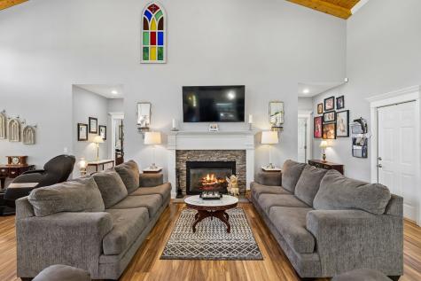 6322 Jim Cummings Highway Bradyville TN 37026