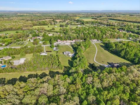 6322 Jim Cummings Highway Bradyville TN 37026