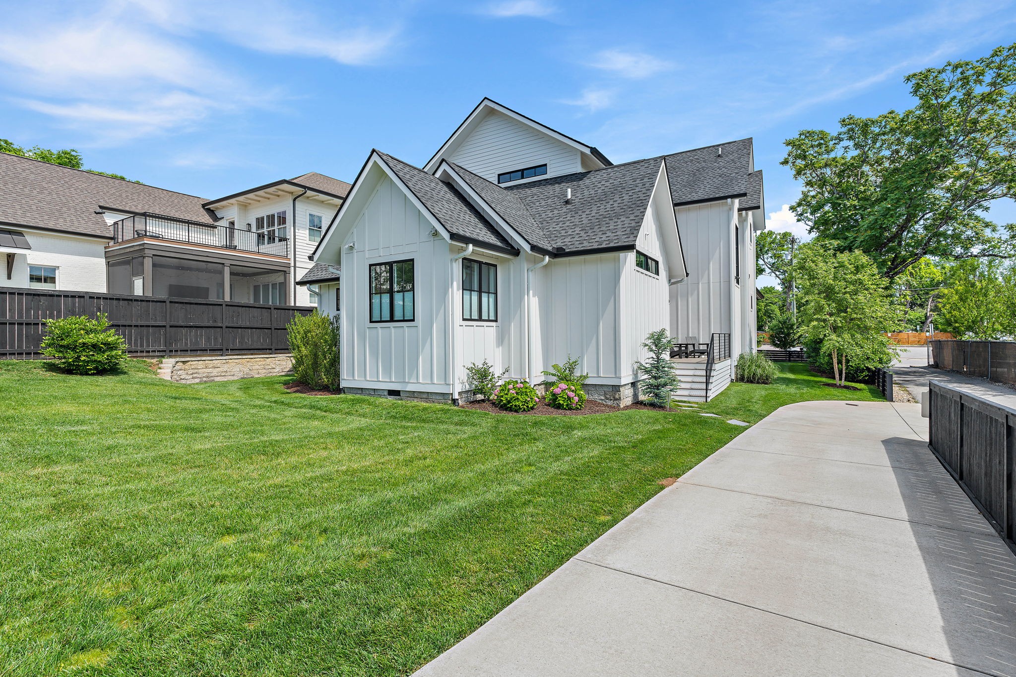 1207 Sweetbriar Avenue Nashville TN 37212
