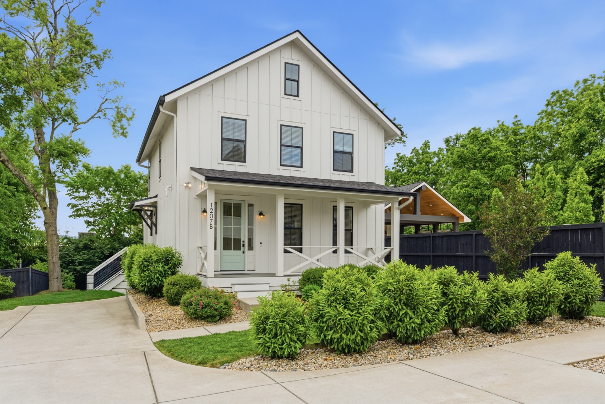 1207 Sweetbriar Avenue Nashville TN 37212