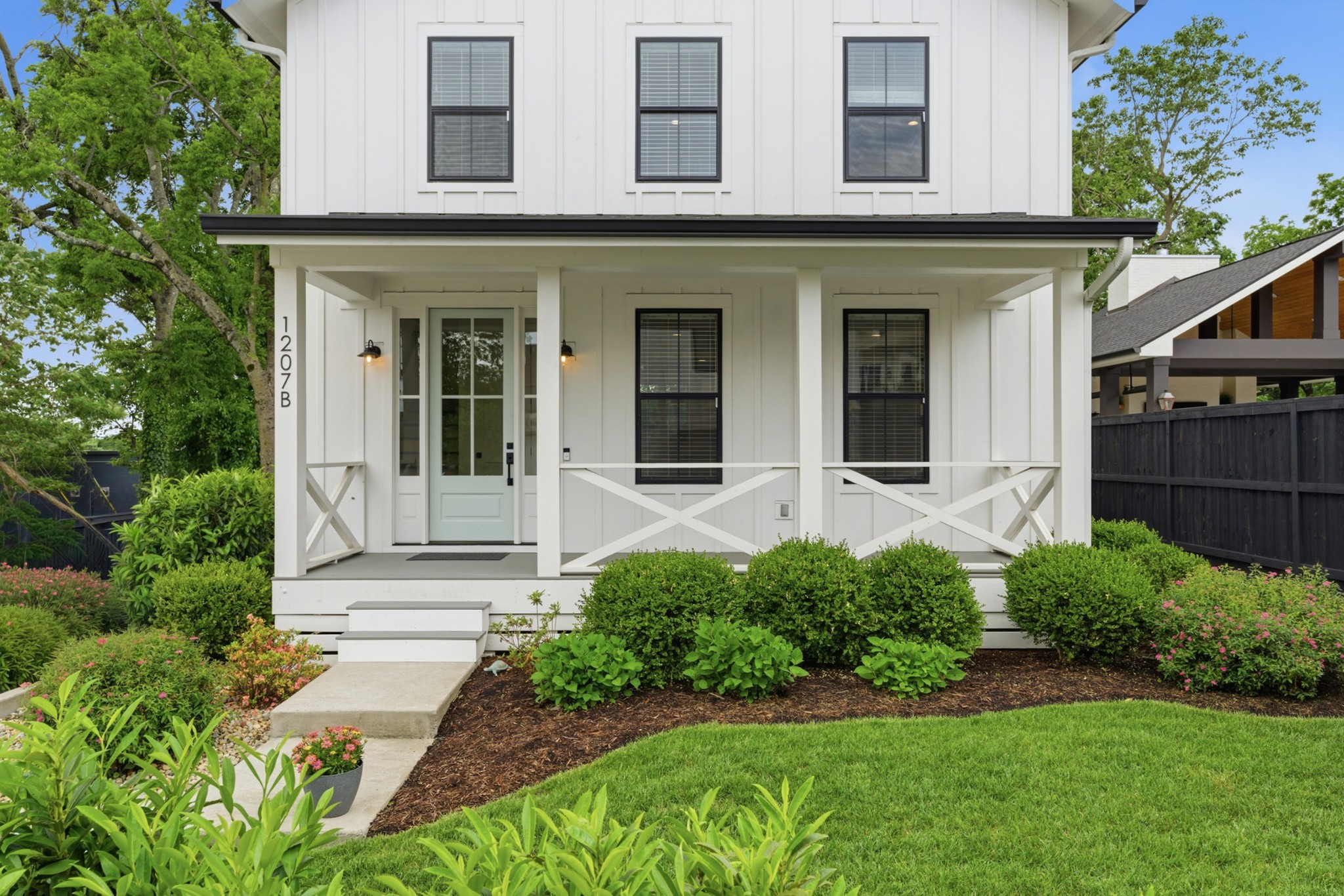 1207 Sweetbriar Avenue Nashville TN 37212
