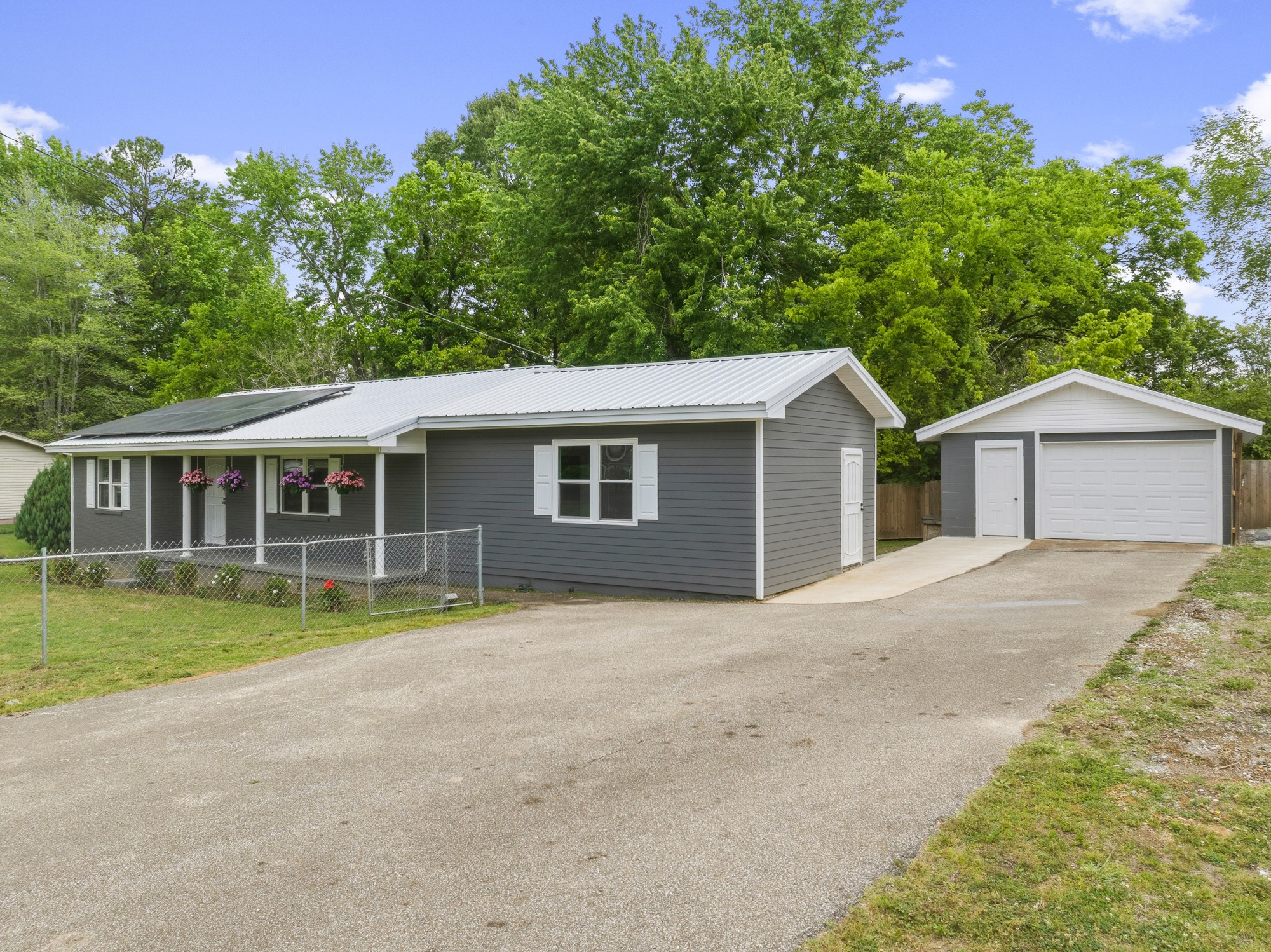 767 Georgia Ave, S Parsons TN 38363