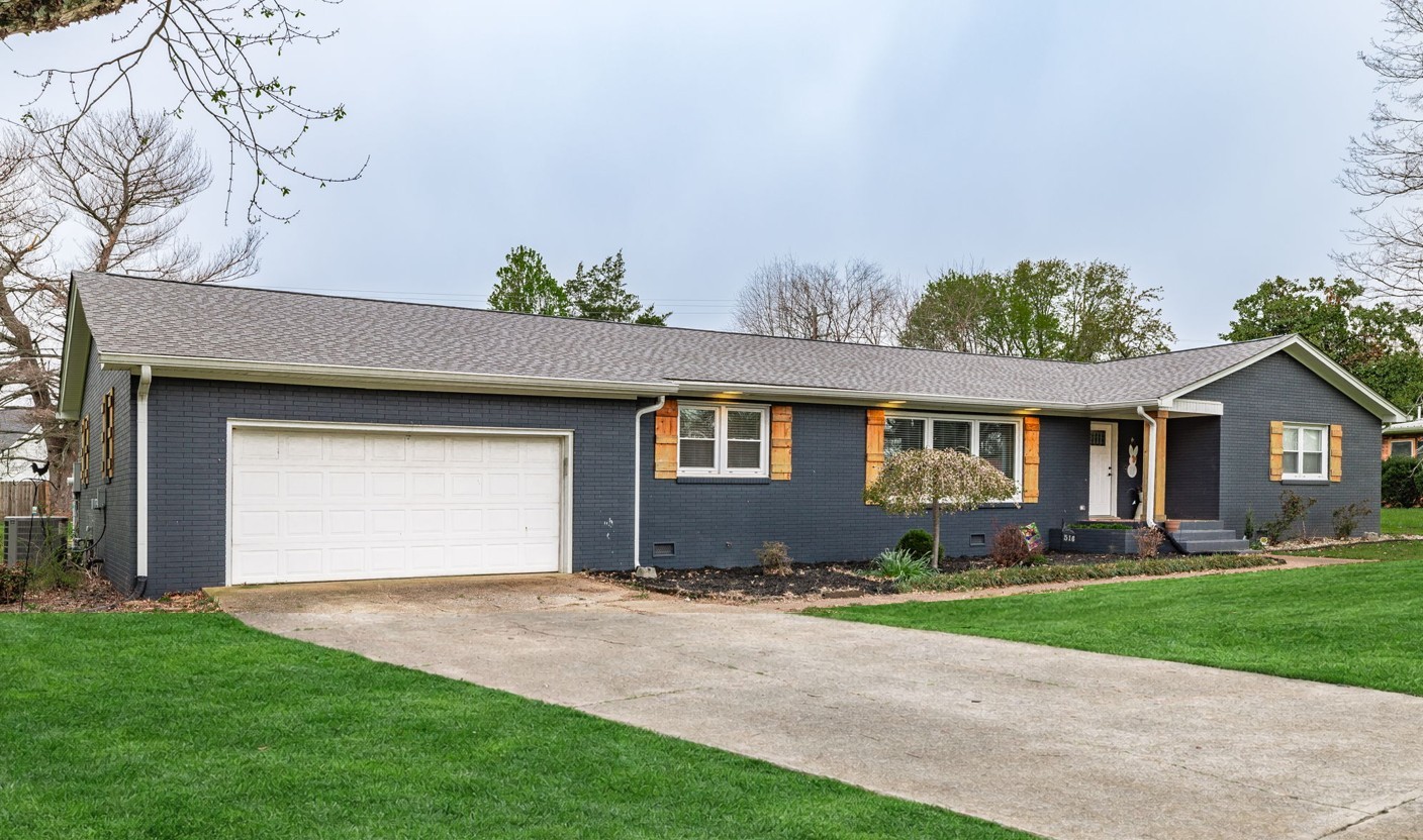516 N Russell Street Portland TN 37148
