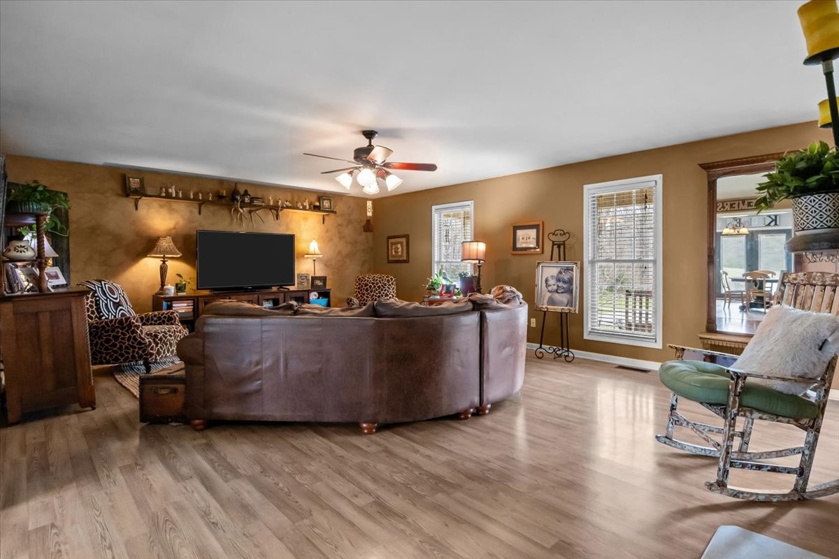 5842 Old State Route 1 New Johnsonville TN 37134