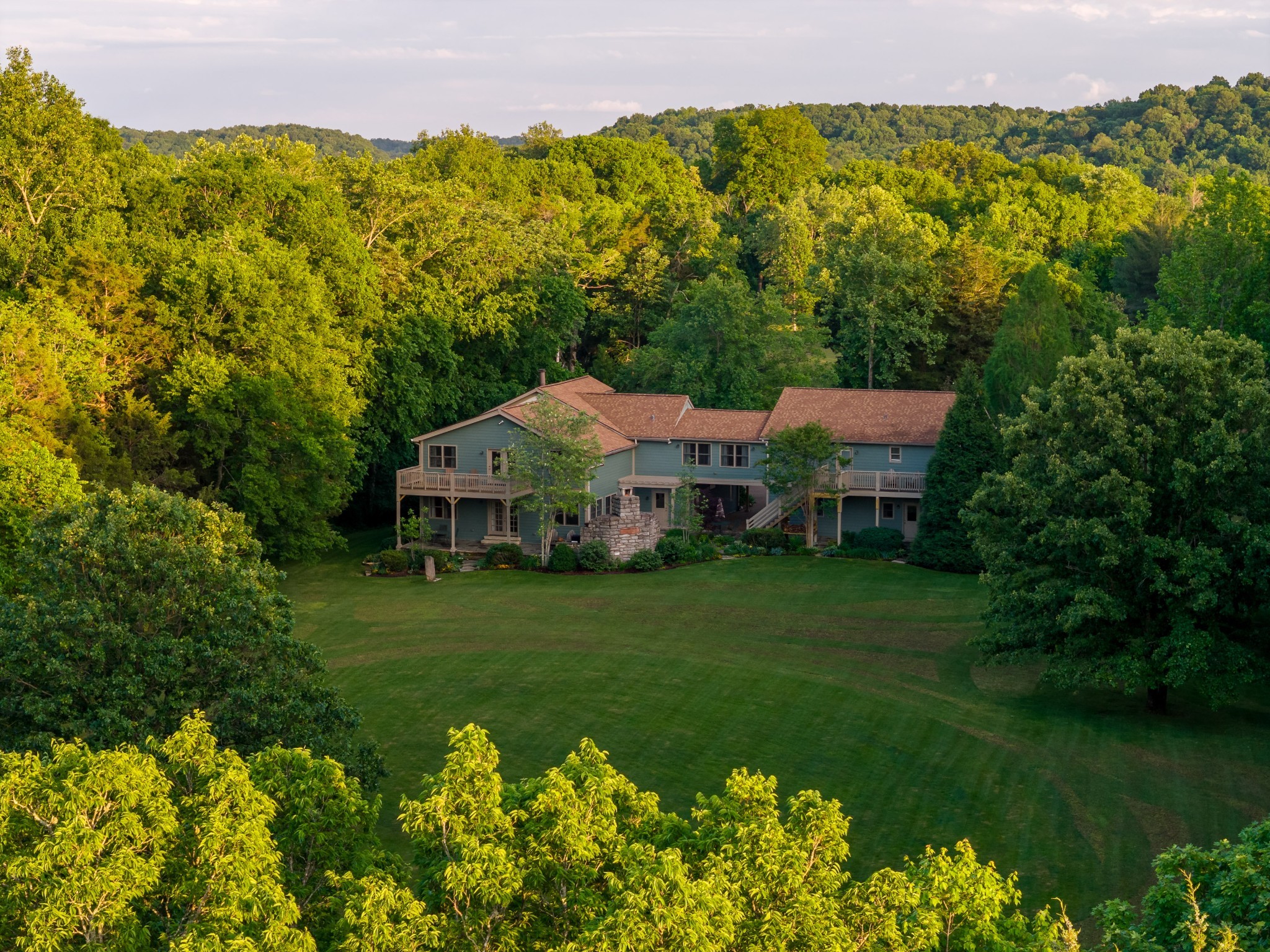 1098 Fred Gibbs Road White Bluff TN 37187