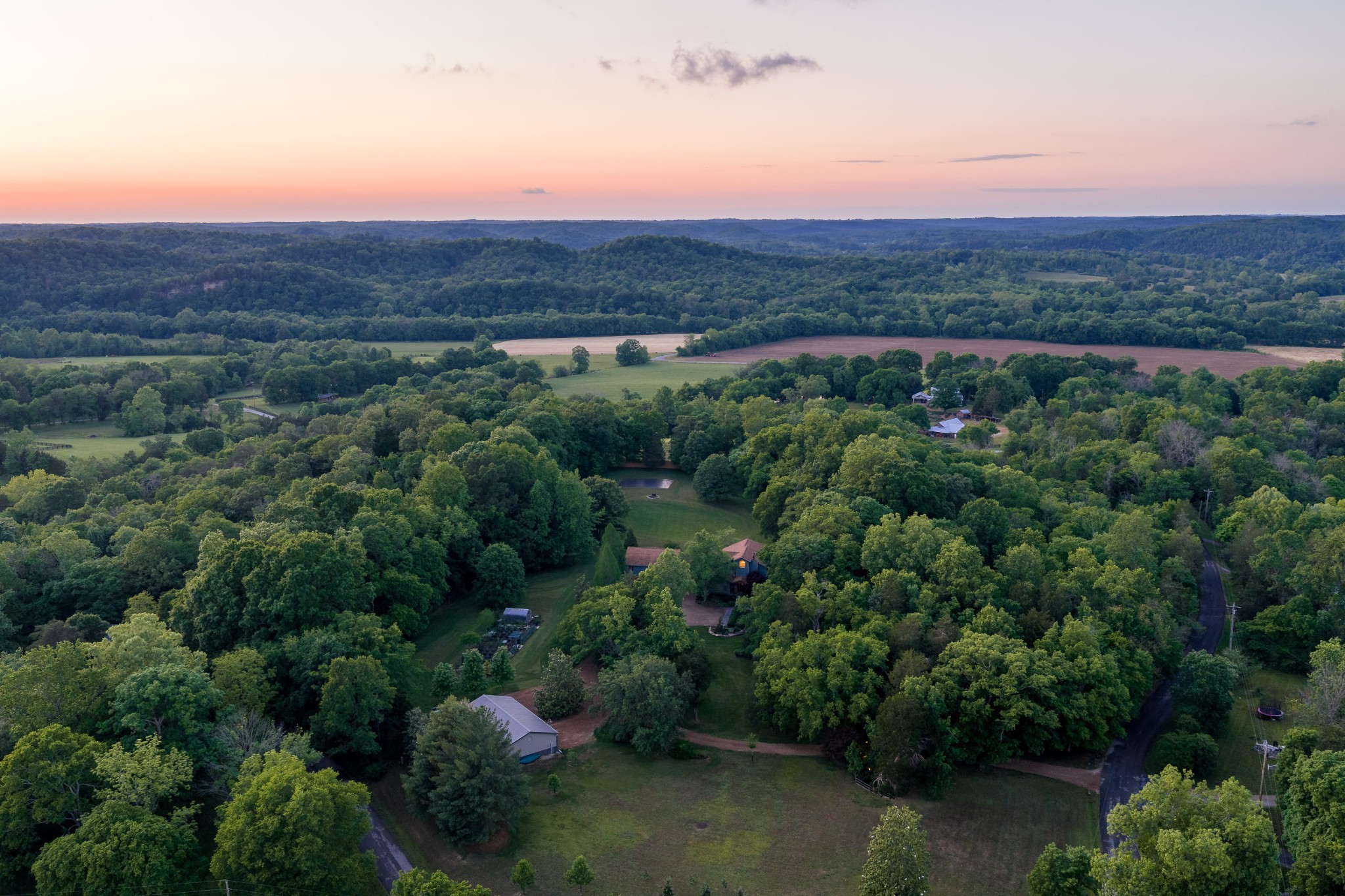 1098 Fred Gibbs Road White Bluff TN 37187