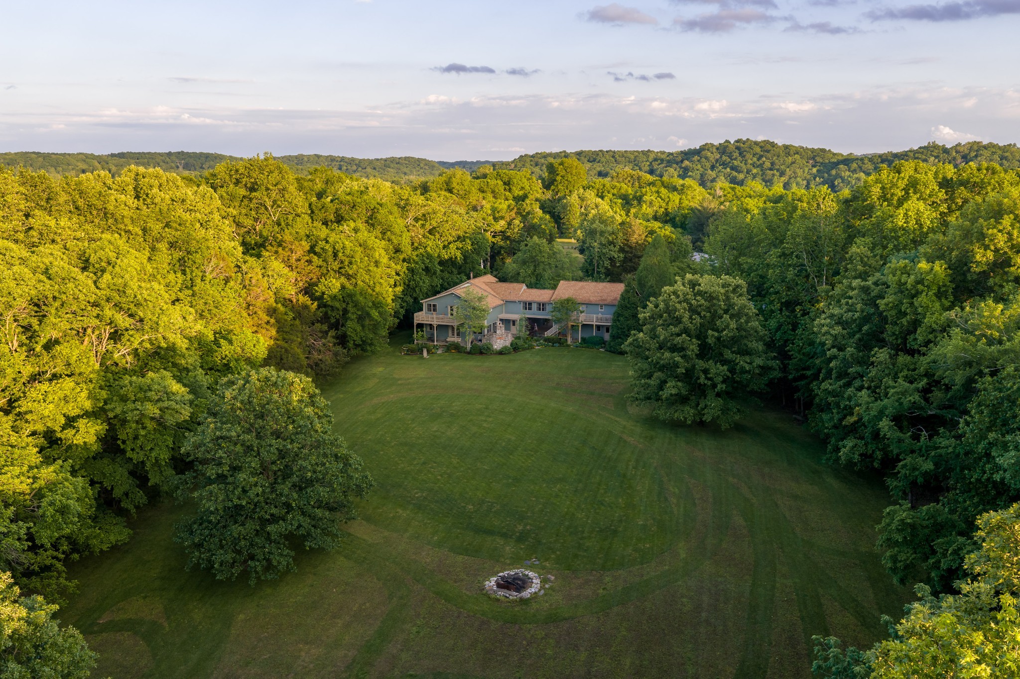 1098 Fred Gibbs Road White Bluff TN 37187