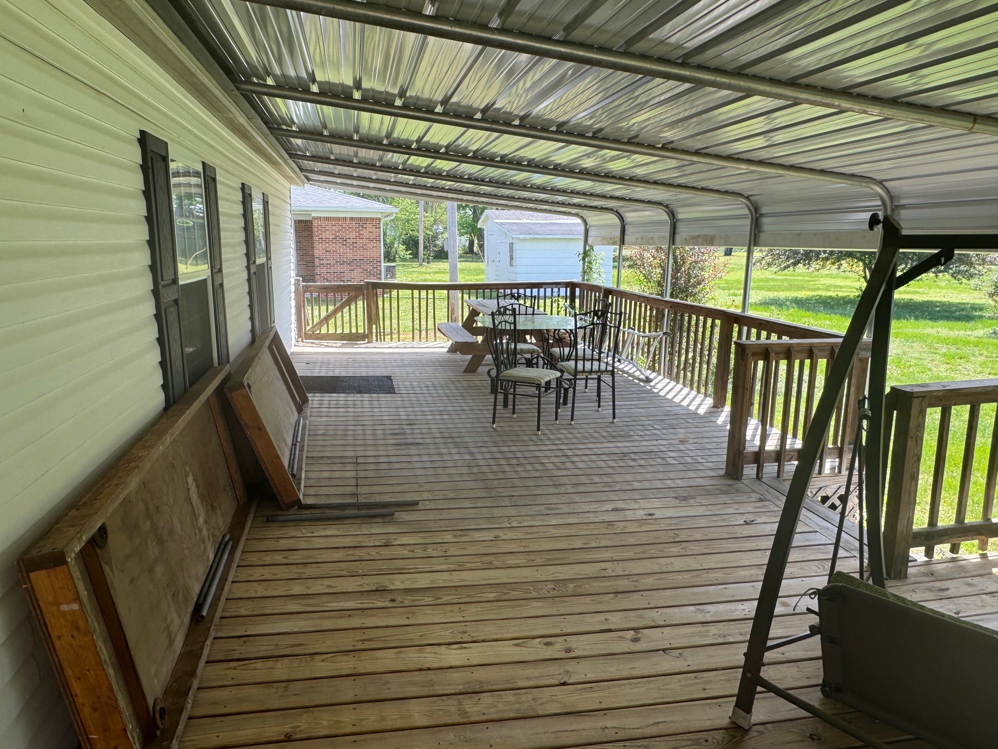 187 Dyke St, E Big Sandy TN 38221