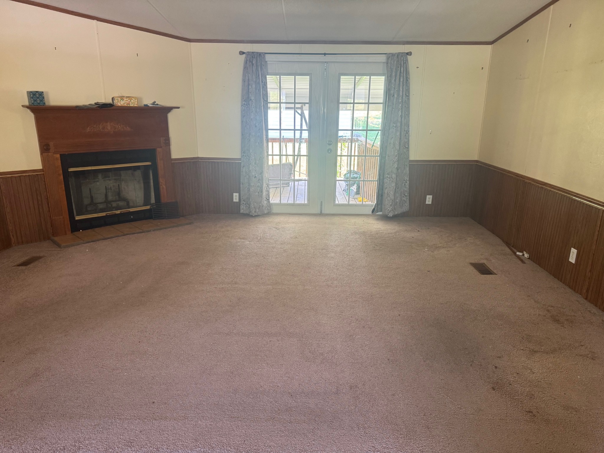 187 Dyke St, E Big Sandy TN 38221