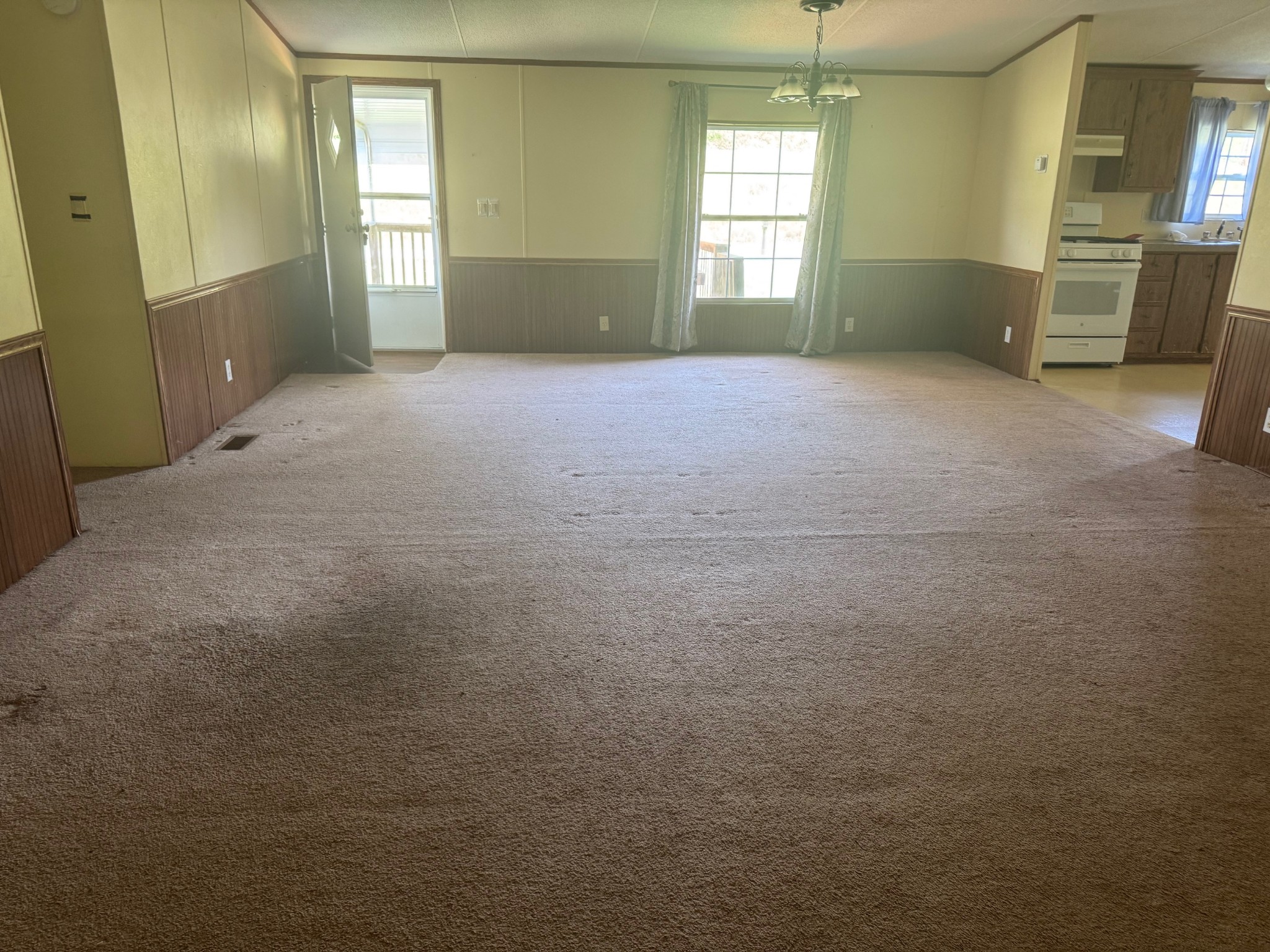 187 Dyke St, E Big Sandy TN 38221