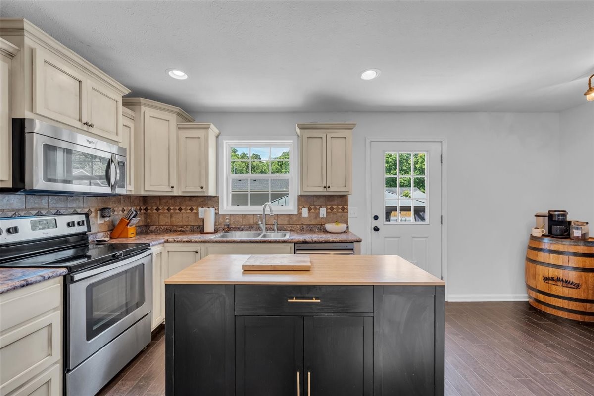 211 Williamsburg Circle Tullahoma TN 37388