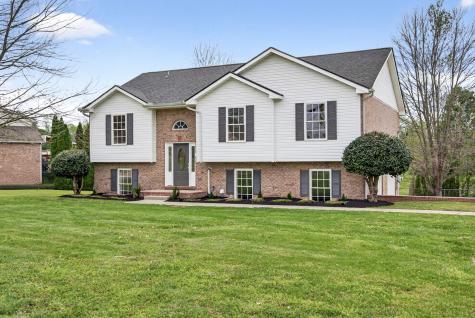 1300 Bluebonnet Drive Clarksville TN 37042