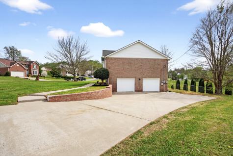 1300 Bluebonnet Drive Clarksville TN 37042