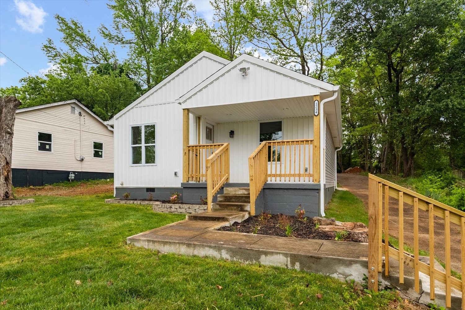 1234 Paradise Hill Road Clarksville TN 37040