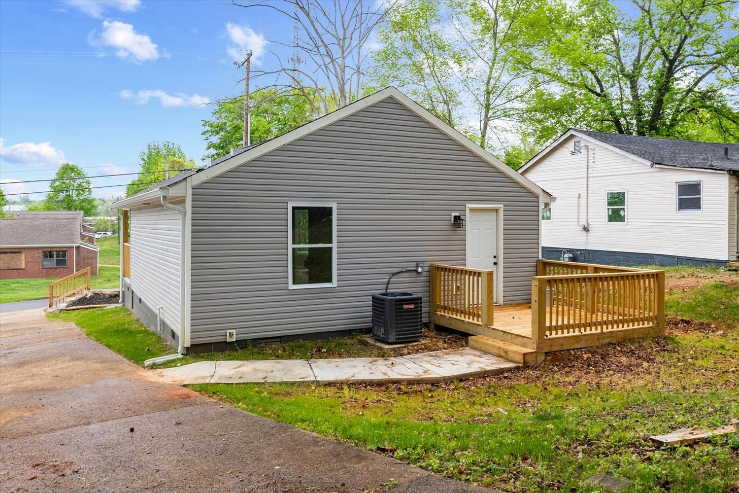 1234 Paradise Hill Road Clarksville TN 37040
