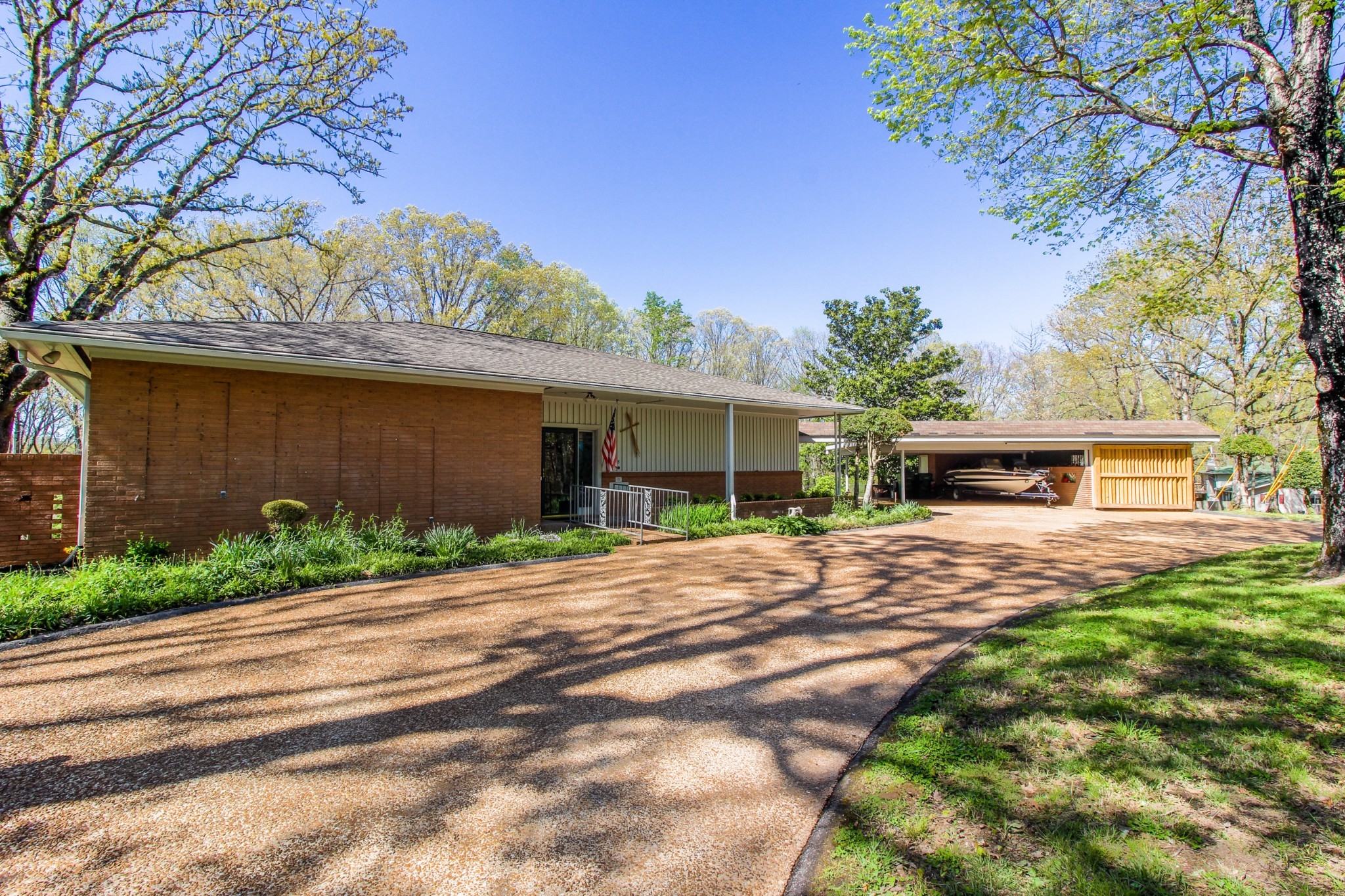 205 Hillwood Drive Waverly TN 37185