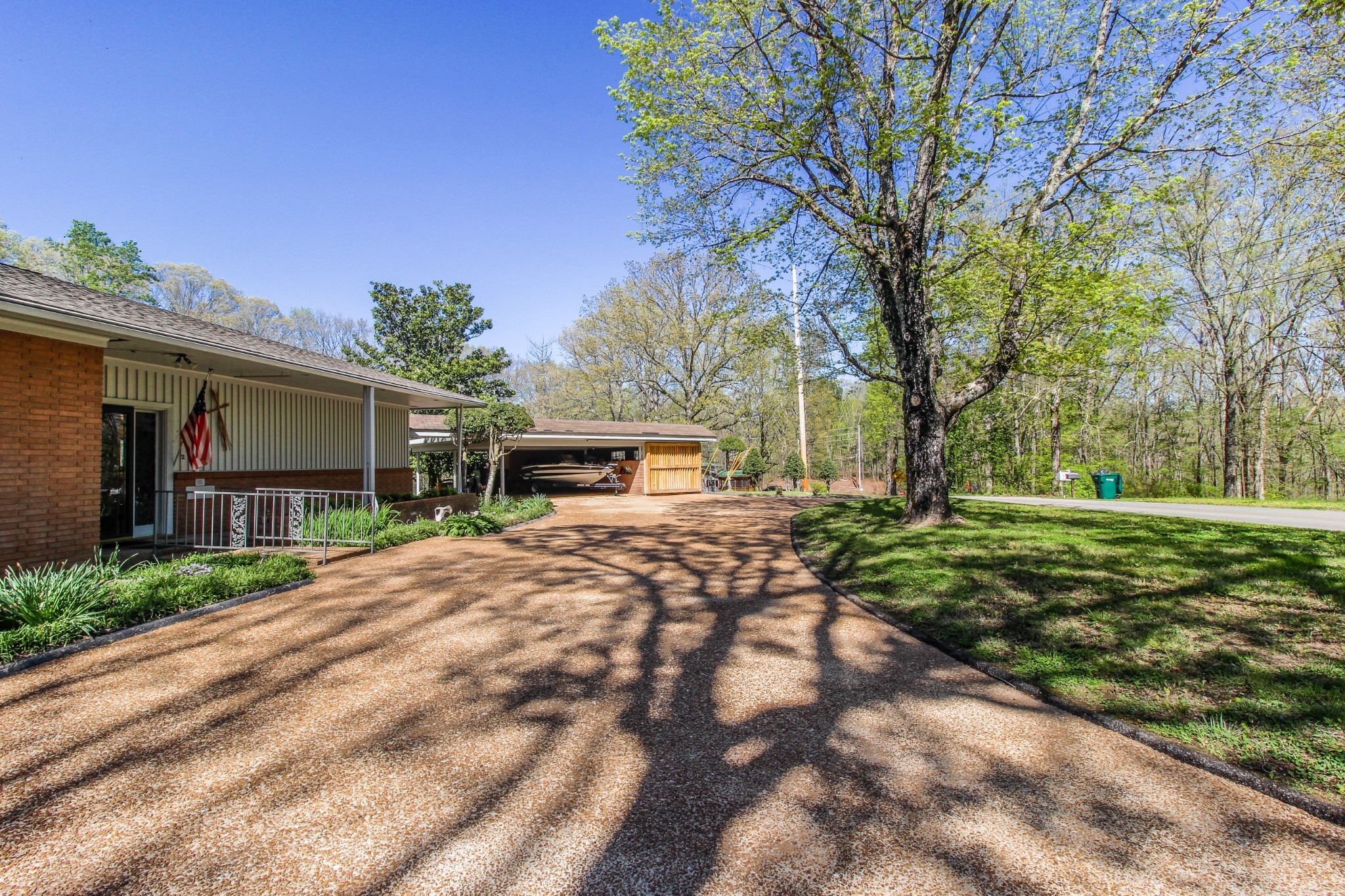 205 Hillwood Drive Waverly TN 37185