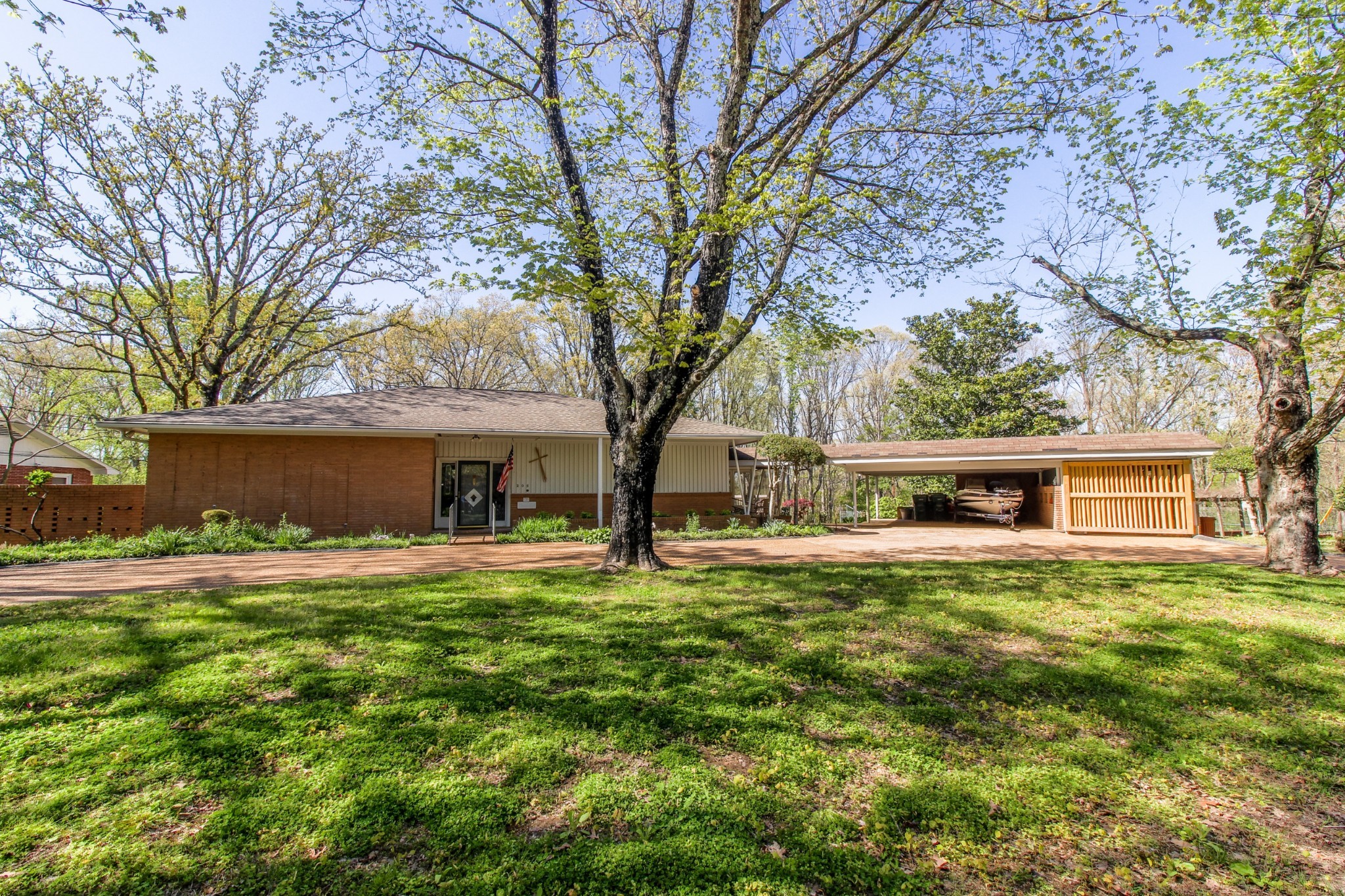 205 Hillwood Drive Waverly TN 37185