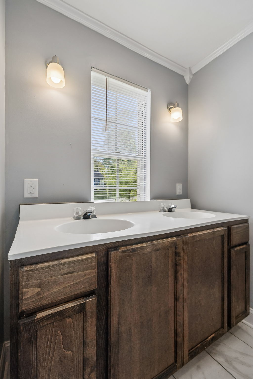 105 White Oak Drive Dickson TN 37055