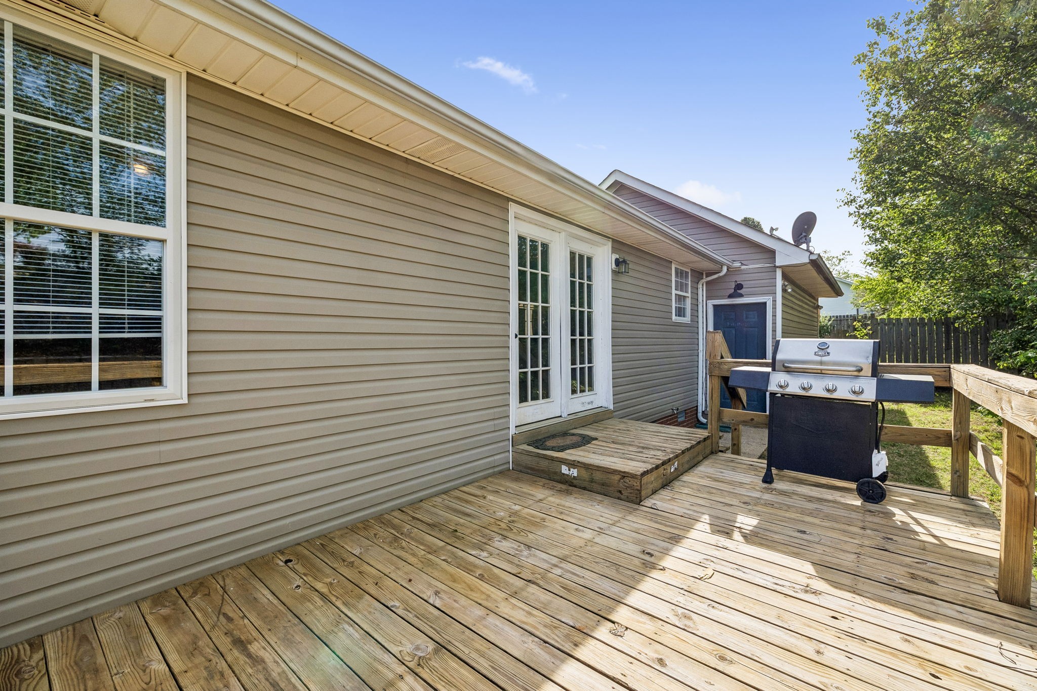 105 White Oak Drive Dickson TN 37055