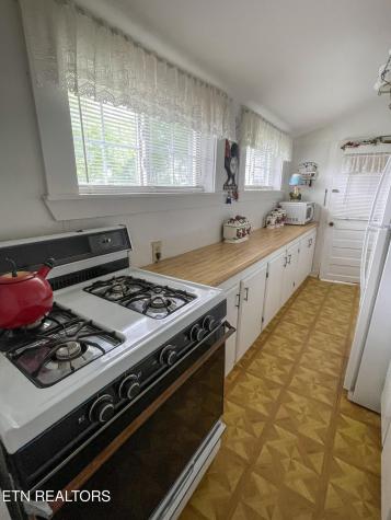 1960 Leffle Webb Road Crossville TN 38572