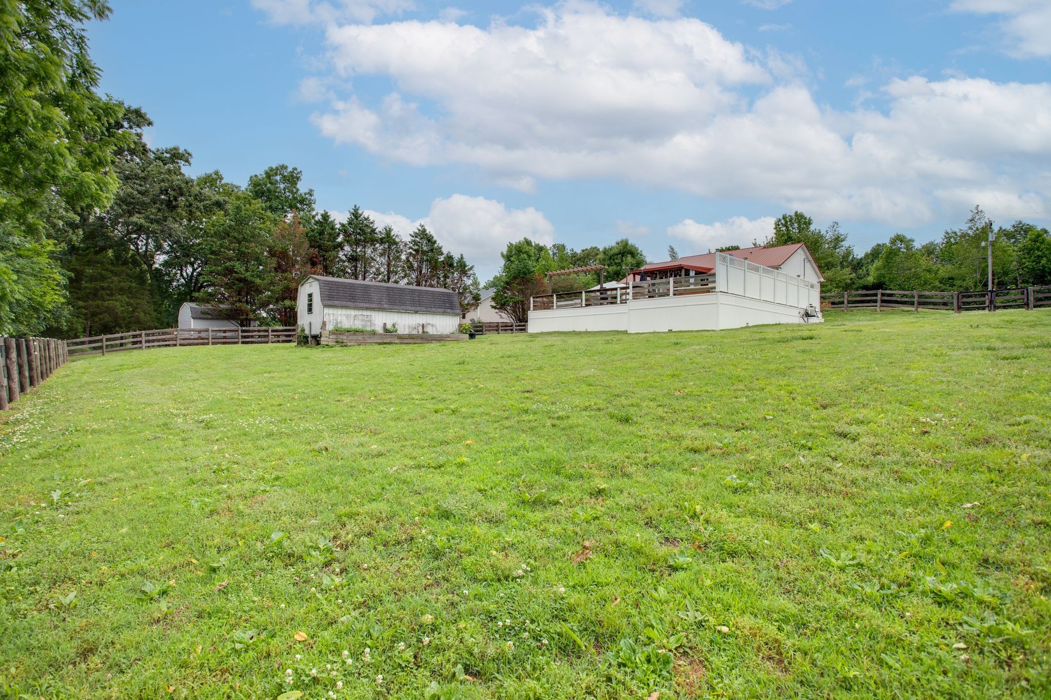 2233 Fall River Road Leoma TN 38468