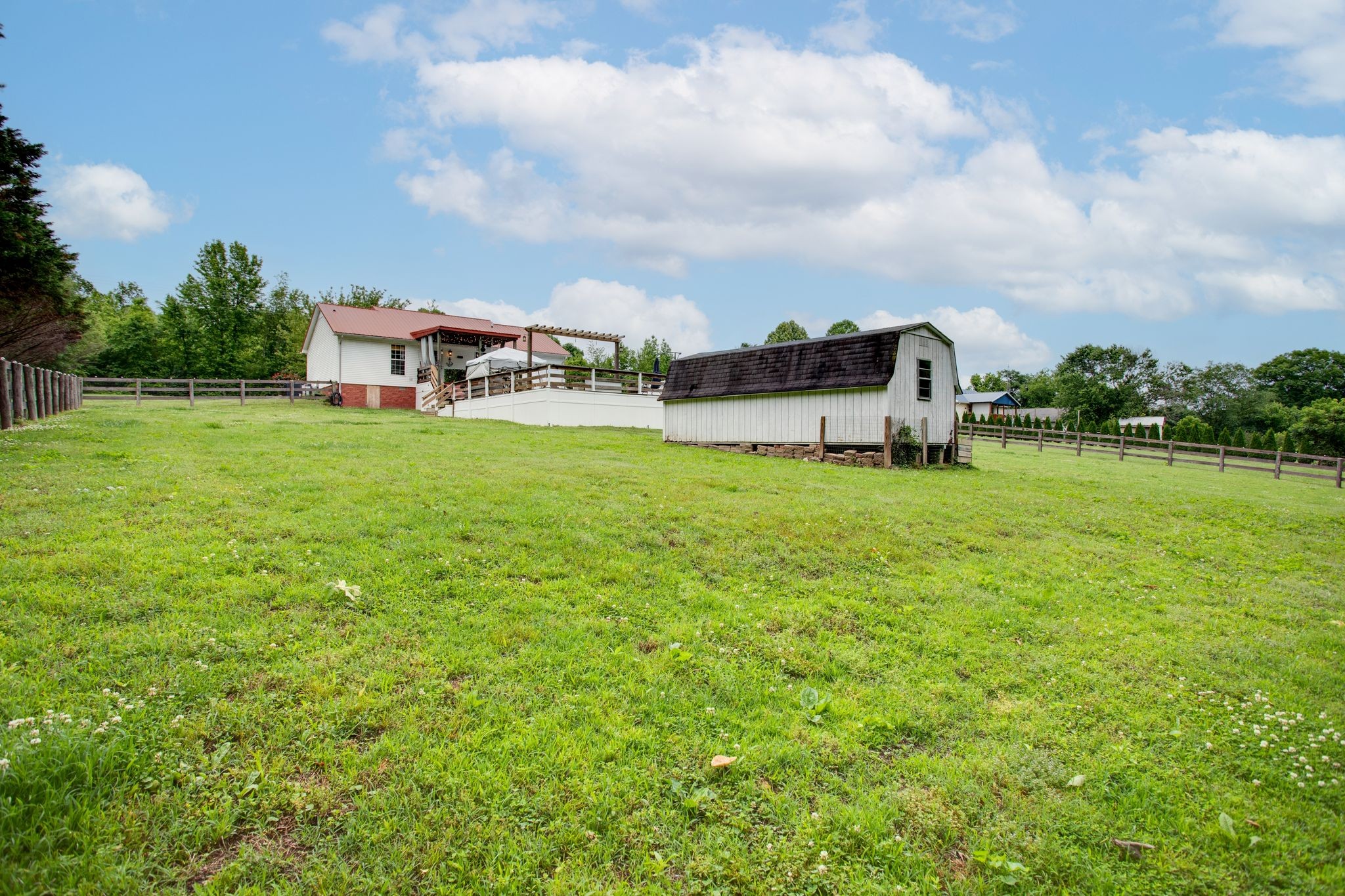2233 Fall River Road Leoma TN 38468